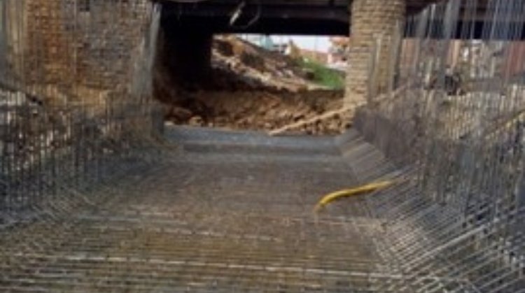 مشروع تنفيذ تغطيات مخرات السيول – مركز إسنا