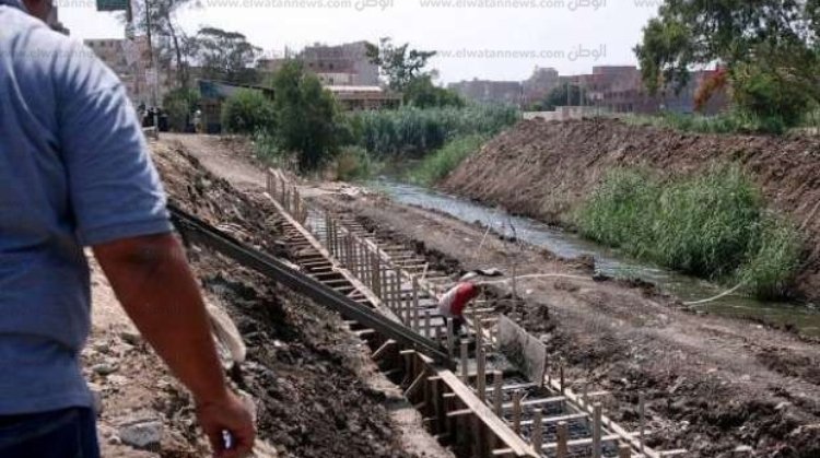 مشروع ترميم الجسور المتهايلة على مصرف كومير والأعمال الترابية للطريق الجانبي – إسنا، …