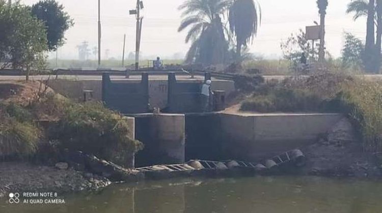 مشروع توريد وتركيب البوابات الحديدية على مصرف كومير – إسنا…